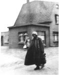 1371_Duitse_soldaat_in_de_Schoolstraat_Medium
